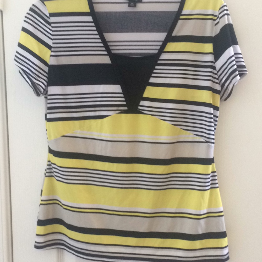 FINAL MARKDOWN Ladies east 5th top medium